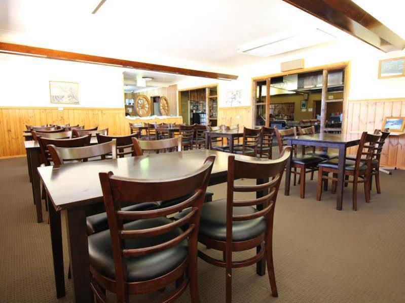 Snowy Mountains Resort And Function Centre Адаминаби Екстериор снимка