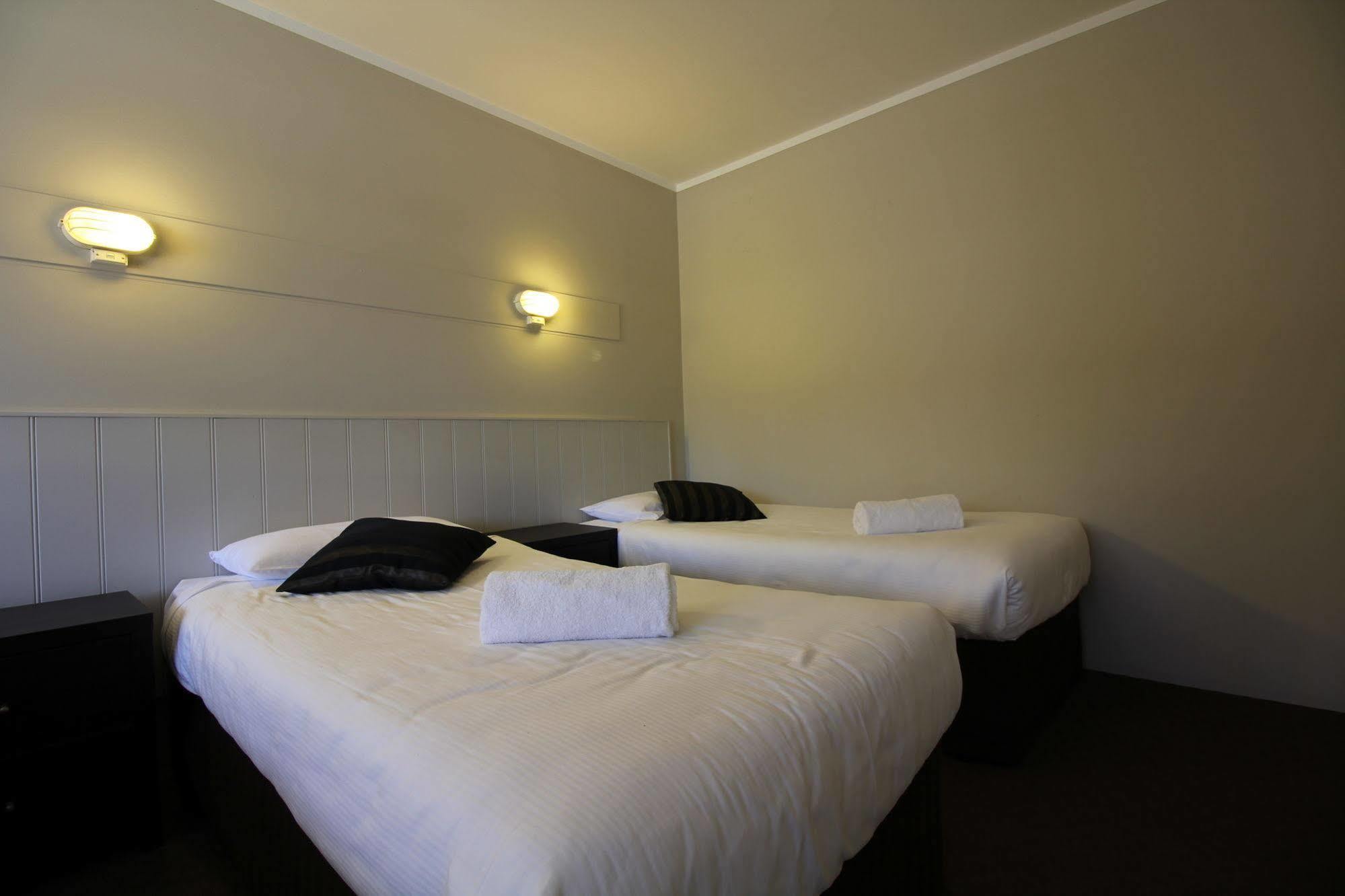 Snowy Mountains Resort And Function Centre Адаминаби Екстериор снимка