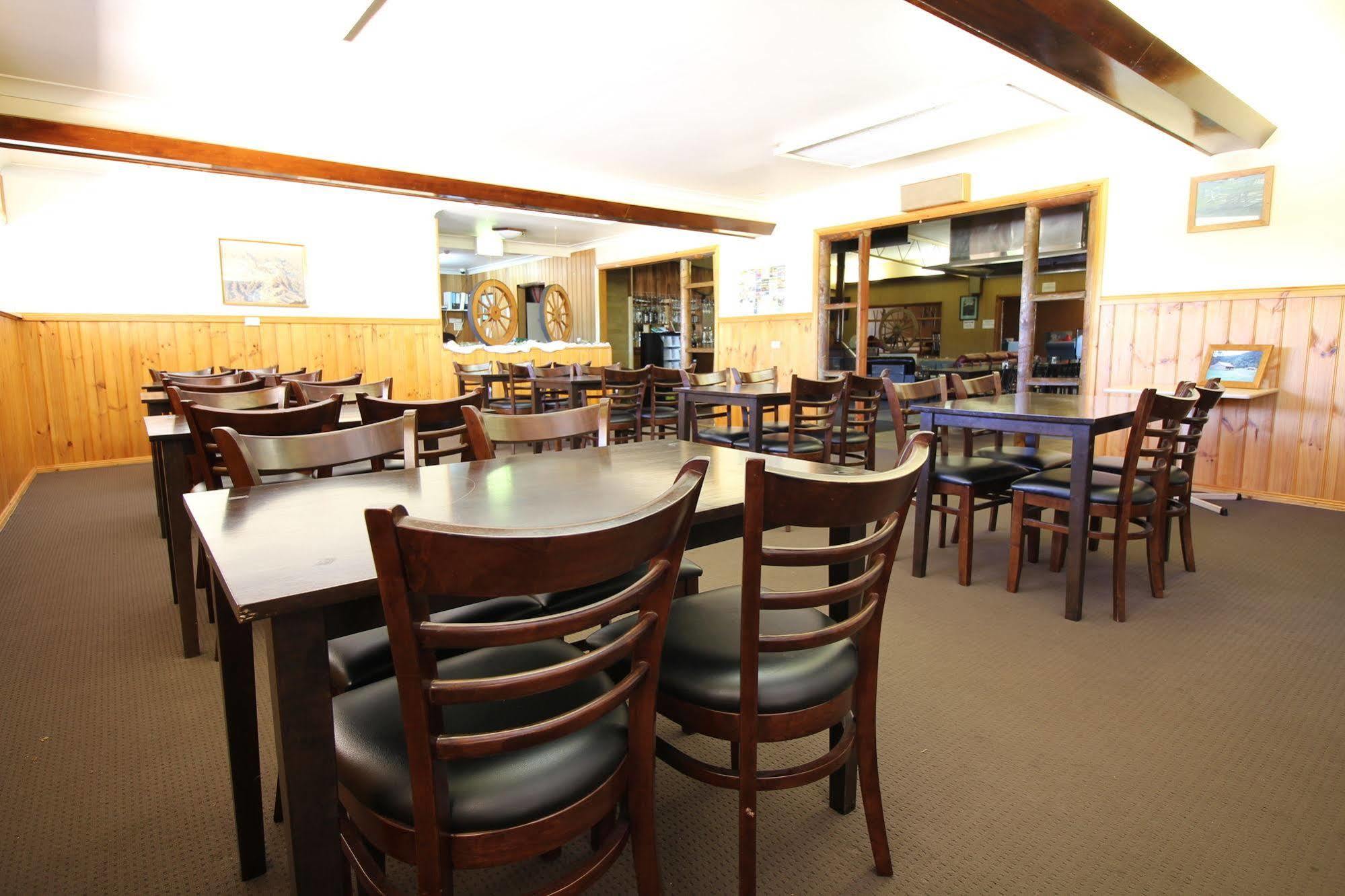Snowy Mountains Resort And Function Centre Адаминаби Екстериор снимка